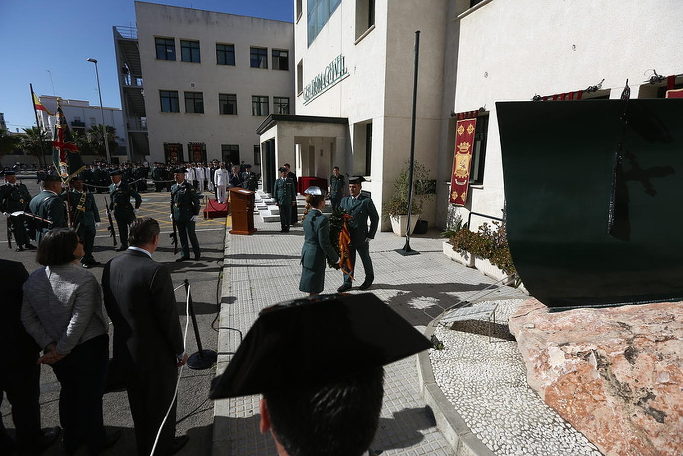 Las imágenes del acto en Cádiz del 172 aniversario de la fundación de la Guardia Civil