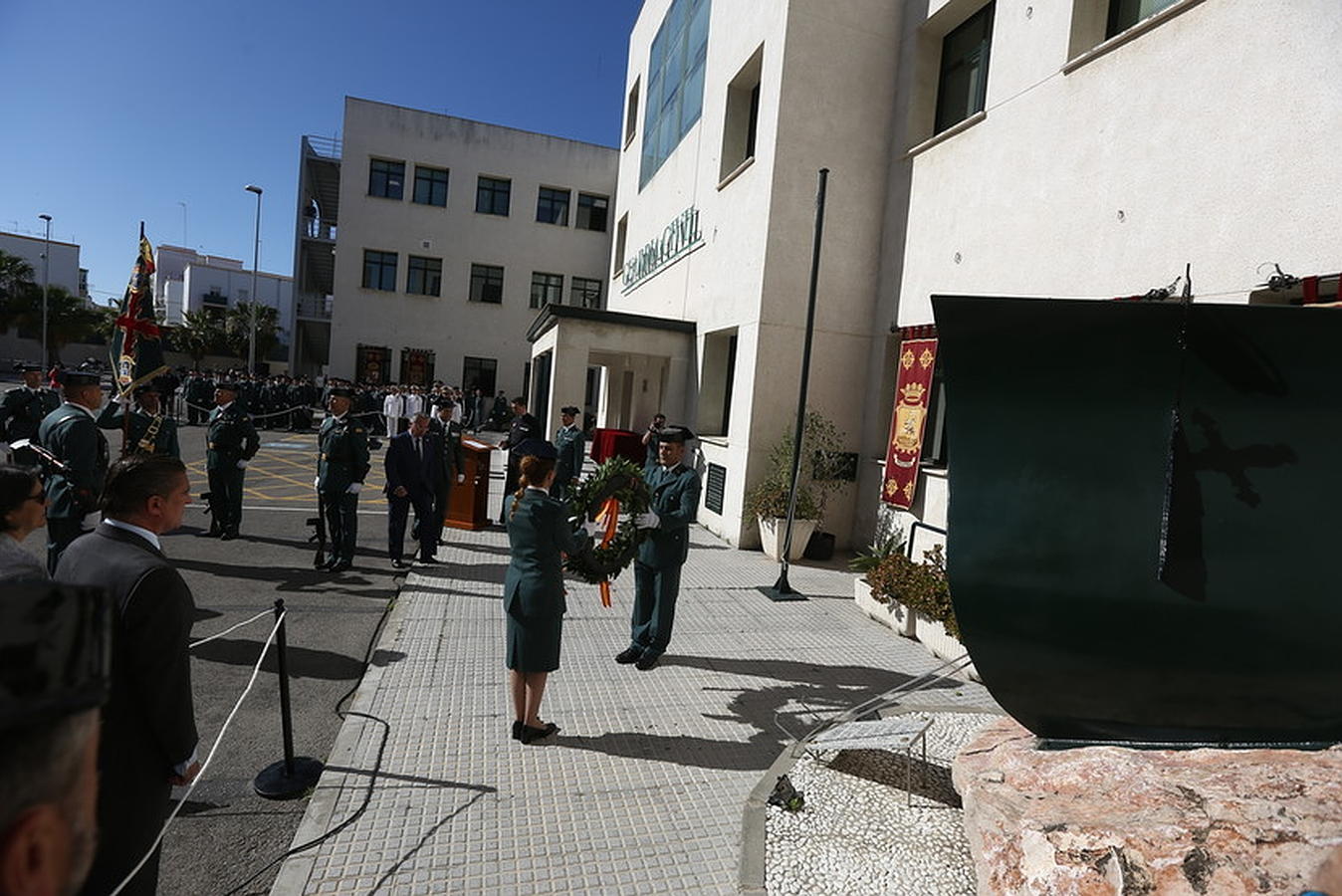 Las imágenes del acto en Cádiz del 172 aniversario de la fundación de la Guardia Civil