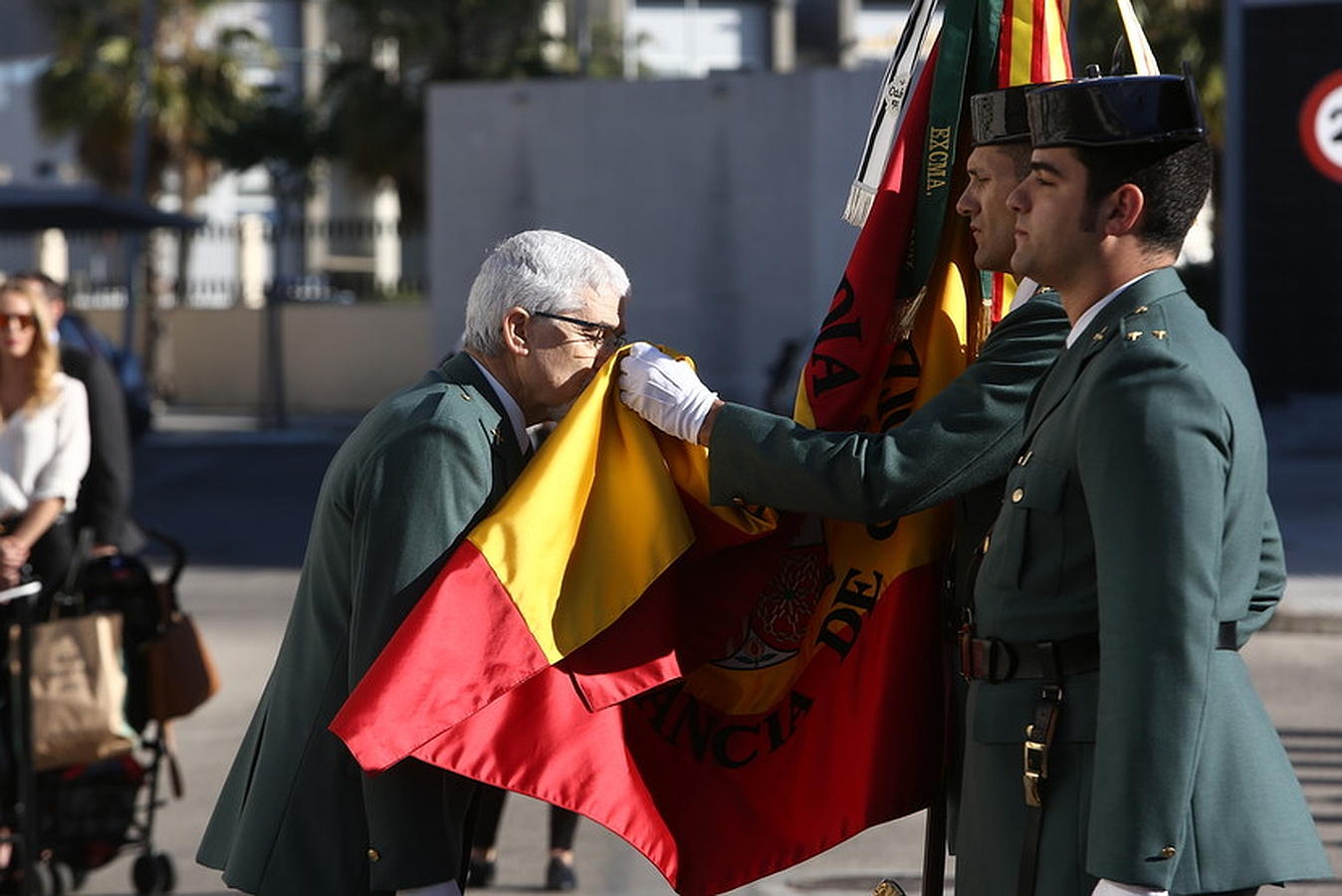 Las imágenes del acto en Cádiz del 172 aniversario de la fundación de la Guardia Civil