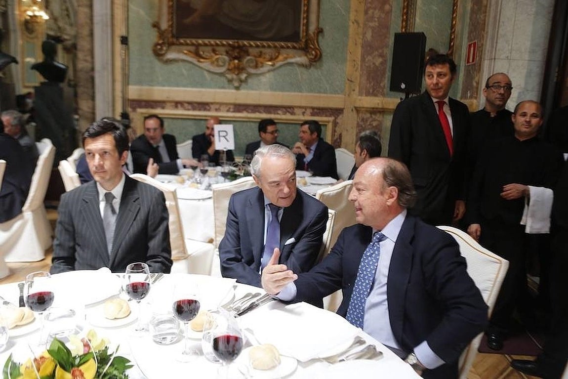 Han coincidido importantes nombre de la empresa y el periodismo. 