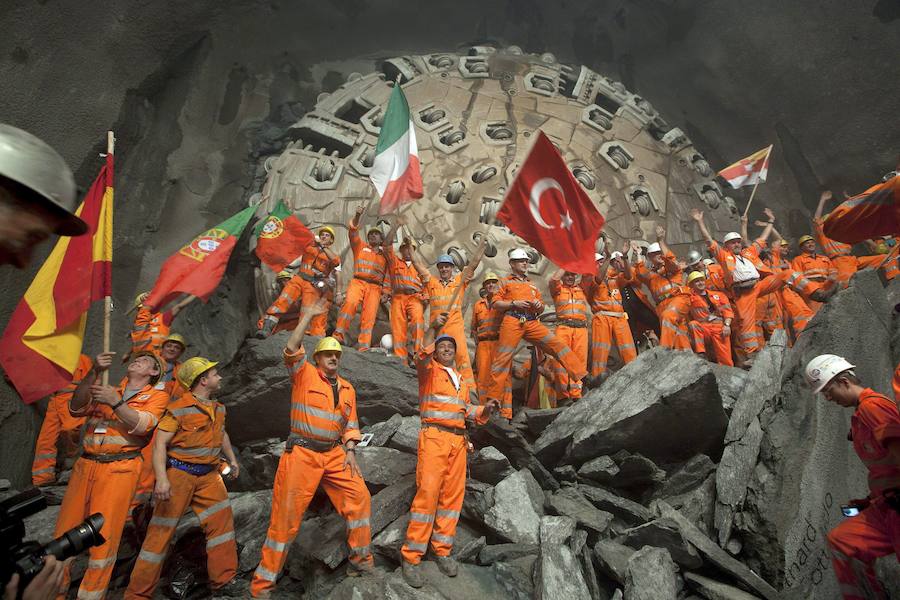La tuneladora más grande del mundo en la inauguración