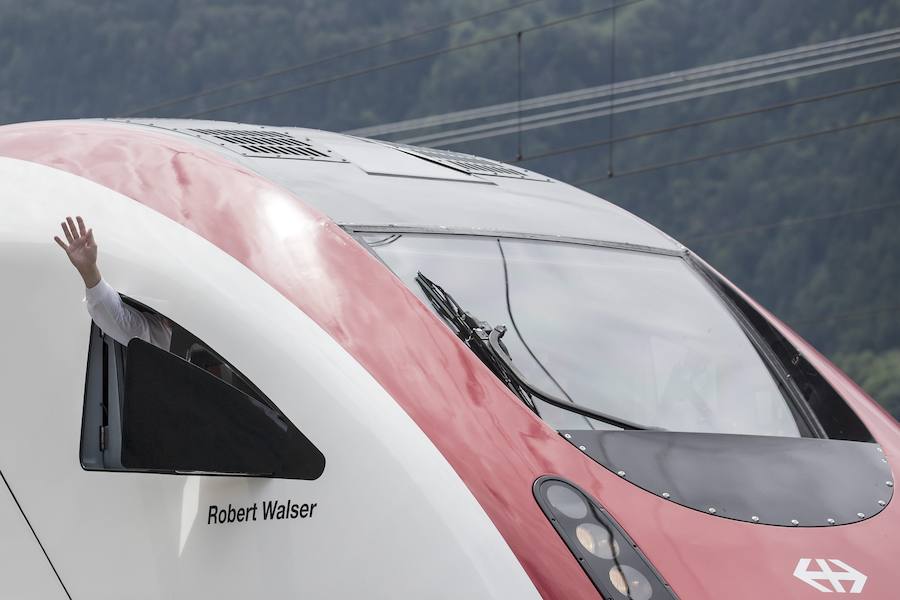 Viaje inaugural del túnel. 