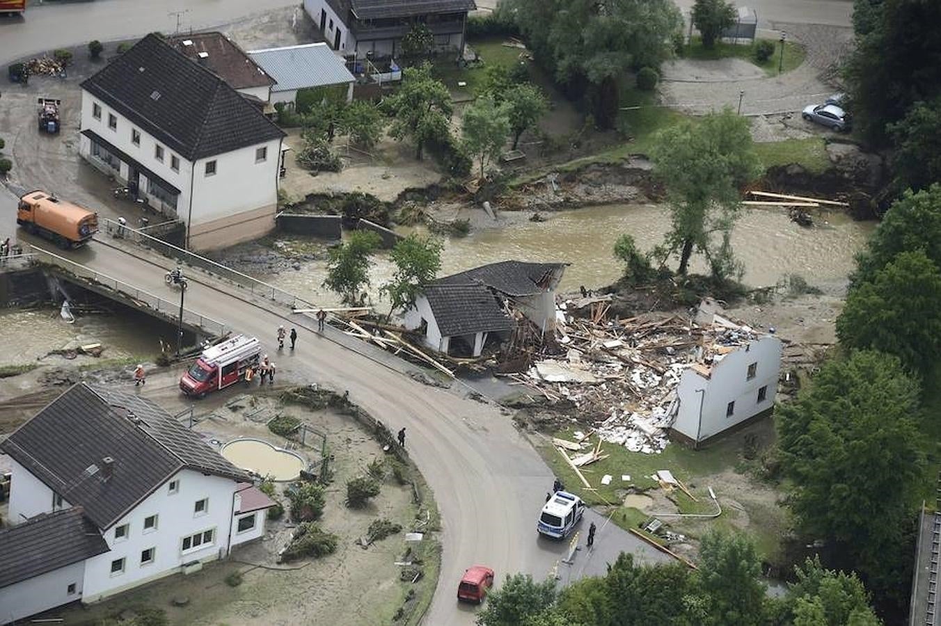 Vista de las casas destruidas por las fuertes lluvias y viento. 