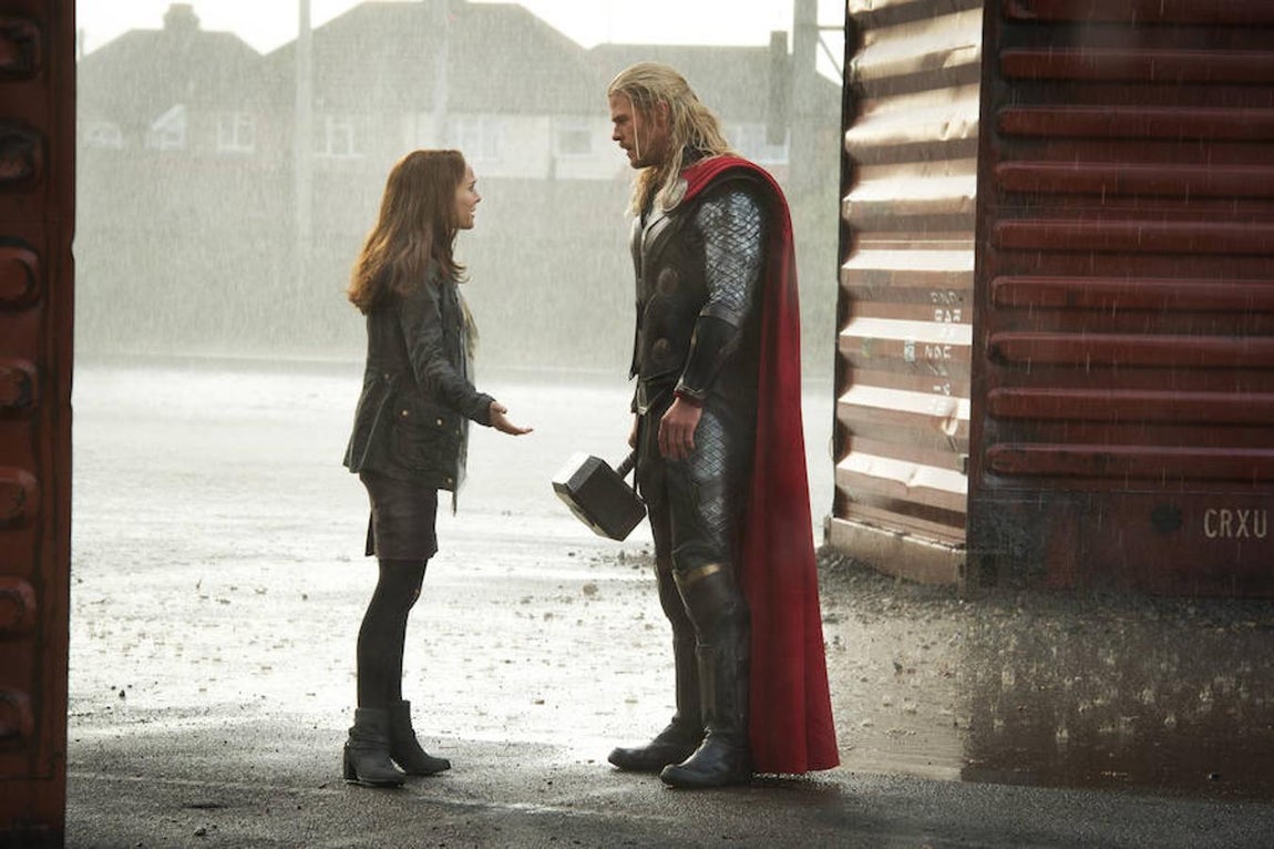 Natalie Portman y Chris Hemsworth en «Thor». Jay Maidment