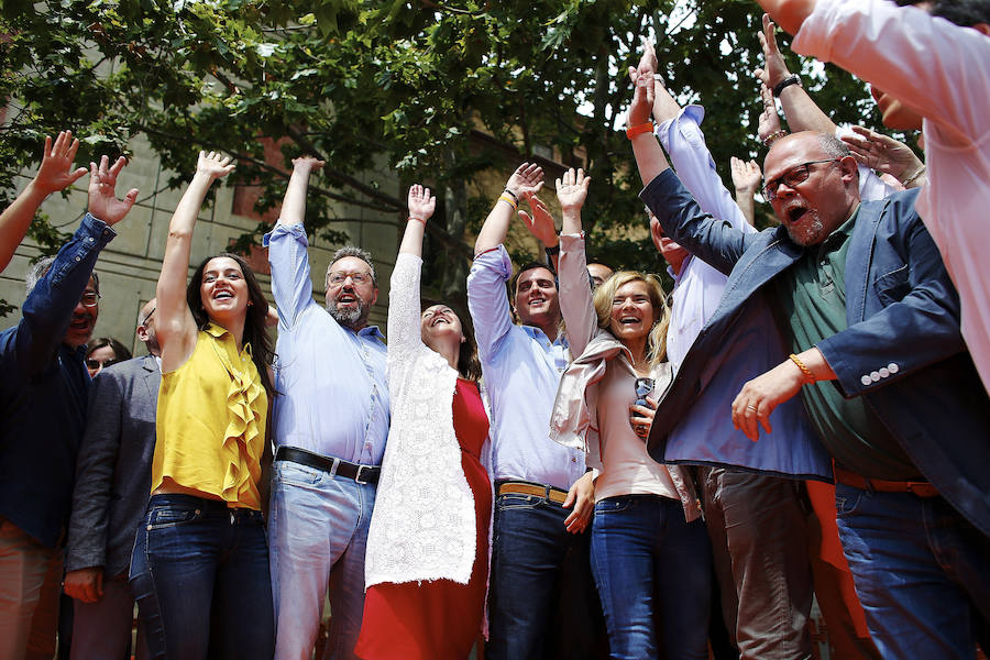 El equipo de Ciudadanos, en el acto en Barcelona. 