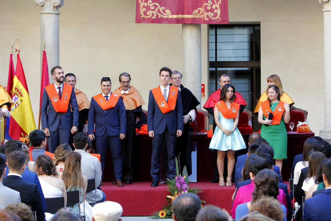 Nuevos graduados em Administración y Dirección de Empresas en la UCLM