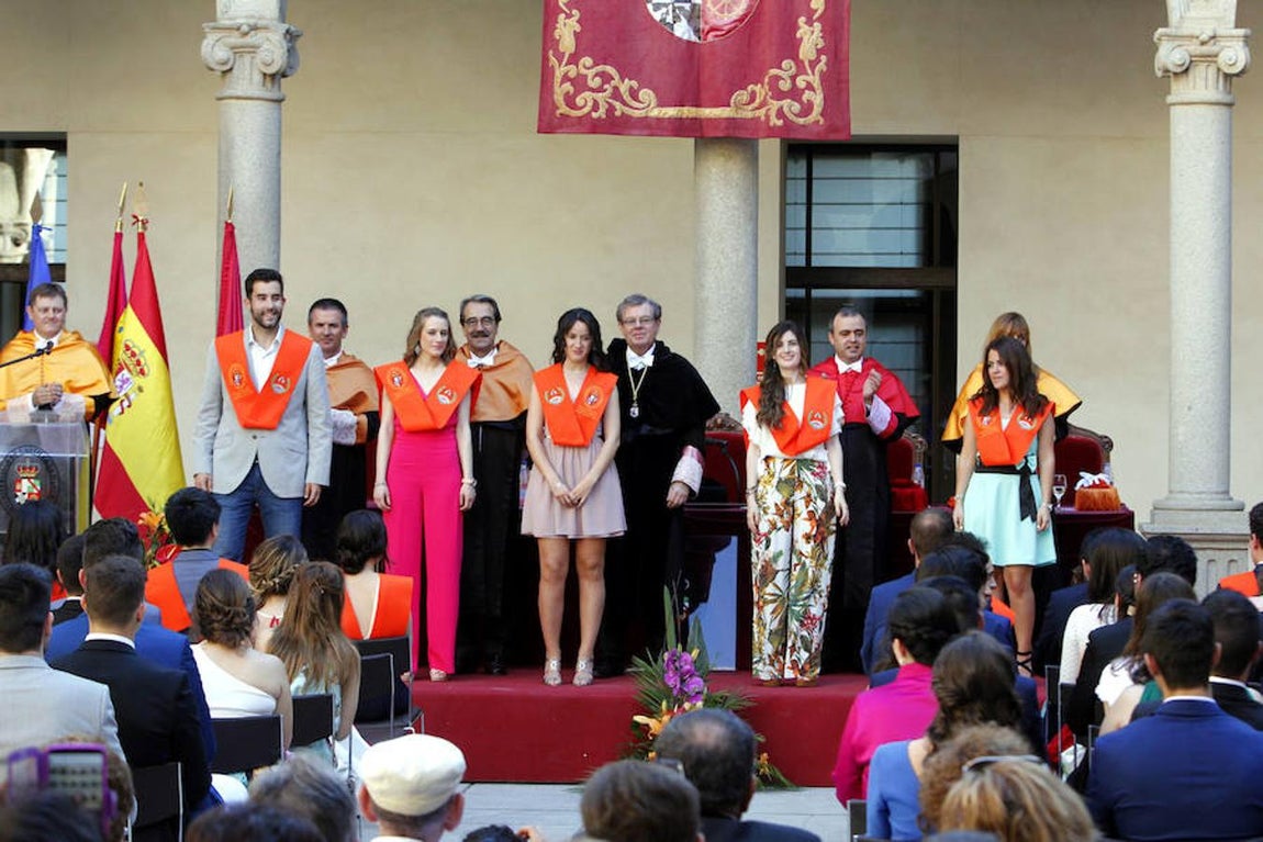 Nuevos graduados em Administración y Dirección de Empresas en la UCLM