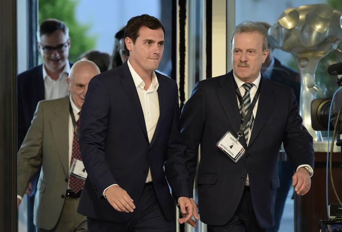 El líder de Ciudadanos, Albert Rivera, a su llegada a la instalaciones. 