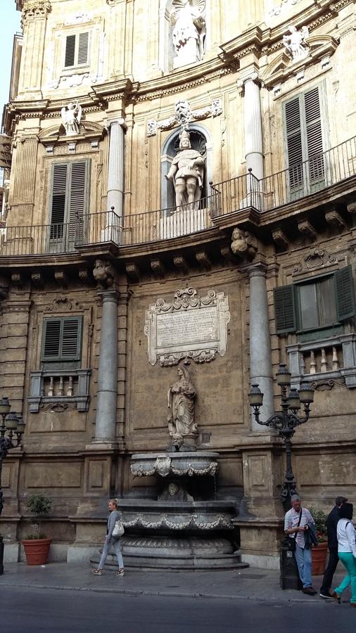 Piazza Viglieni, I Quattro Canti. 