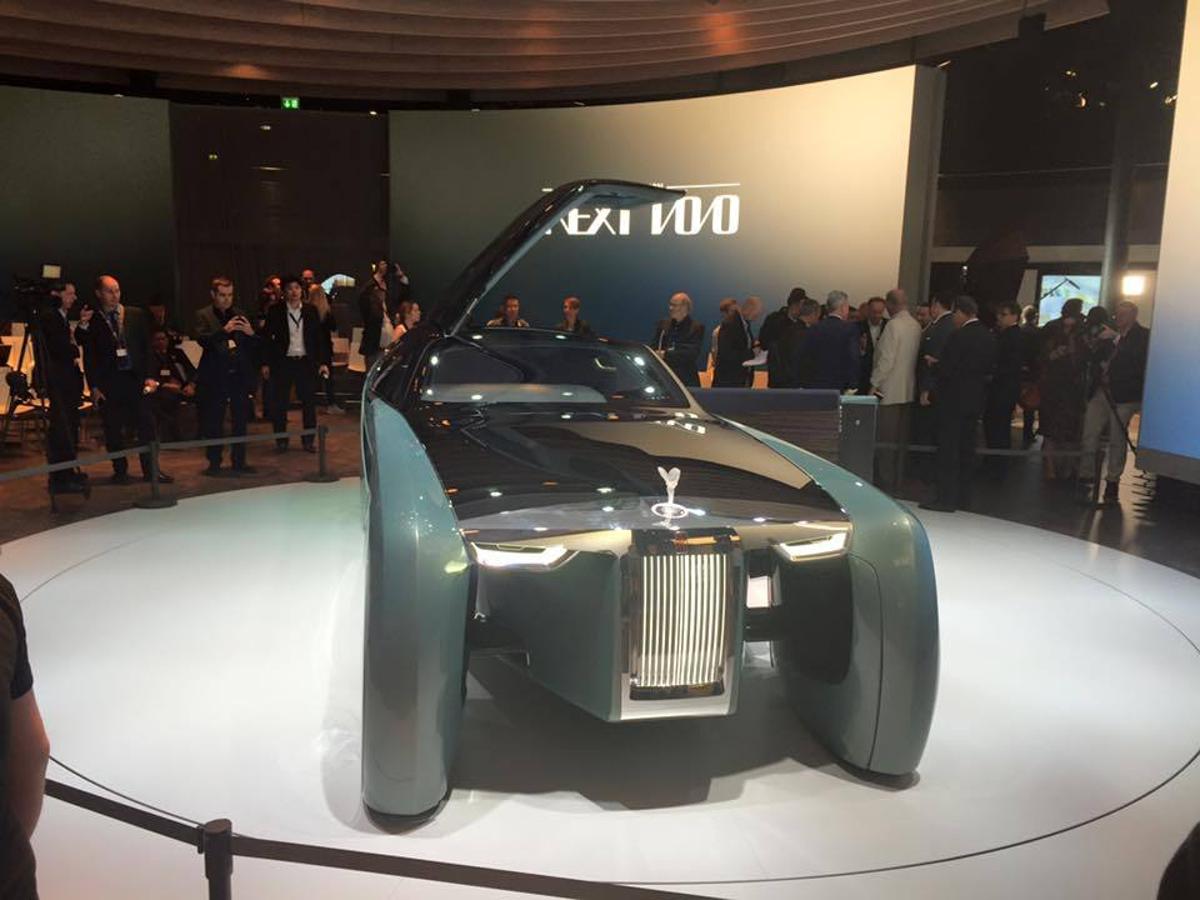 El Rolls-Royce VISION NEXT 100 nos ofrece una mirada al mundo del futuro dellujo automovilístico hecho a medida