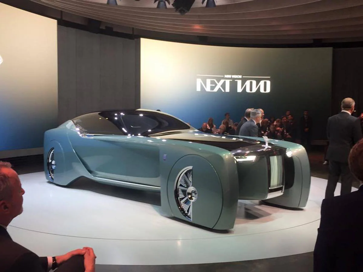 El Rolls-Royce VISION NEXT 100 nos ofrece una mirada al mundo del futuro dellujo automovilístico hecho a medida