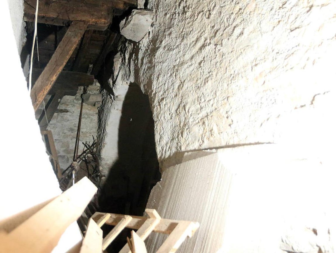 Los arcos se hallan entre todos los edificios de la manzana. 