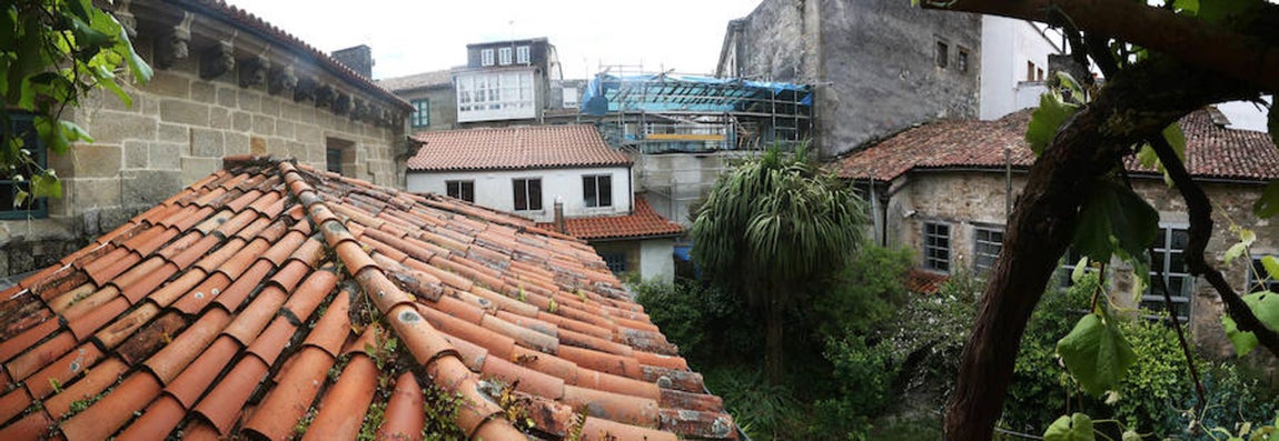 Vista general del patio, que coincide con el antiguo patio del Claustro. 