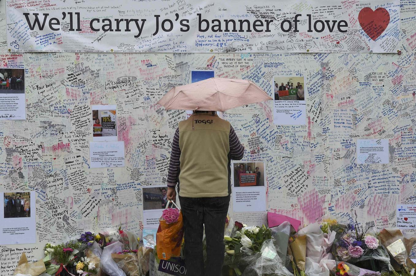 Un muro en homenaje de Jo Cox, la diputada laborista asesinada