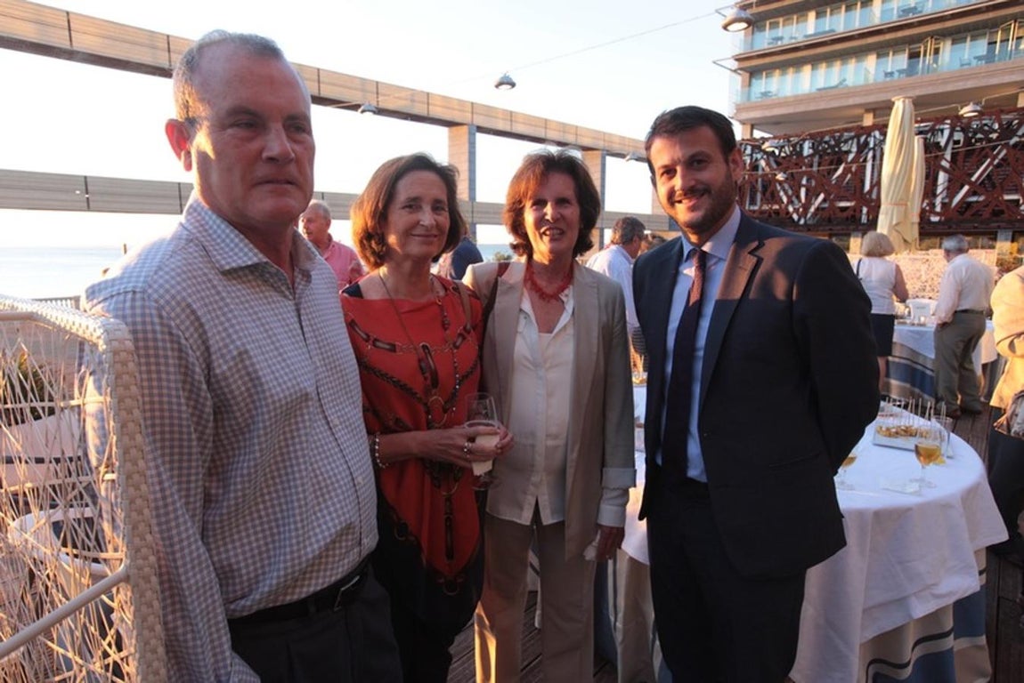 Las imágenes de la charla de José María Carrascal y Juan Fernández Miranda en el ciclo &#039;Cádiz Futuro&#039;