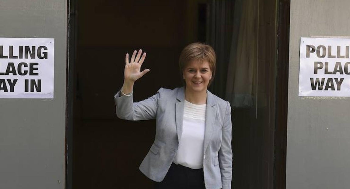 La primera ministra para Escocia, Nicola Sturgeon, tras votar en Glasgow. 