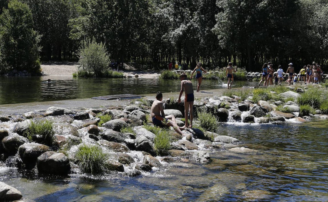 1. Piscinas naturales de Las Presillas