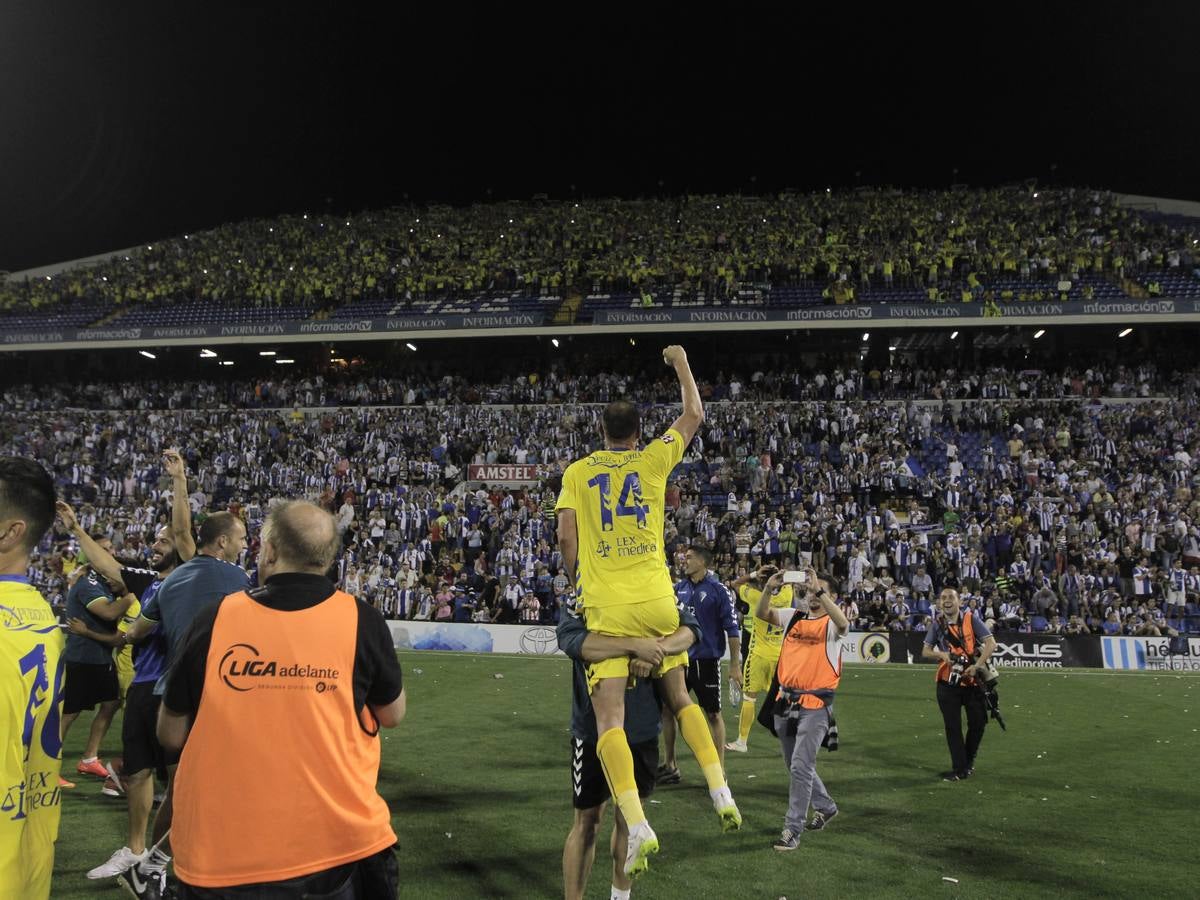 La fiesta de los jugadores en el Rico Pérez tras la victoria