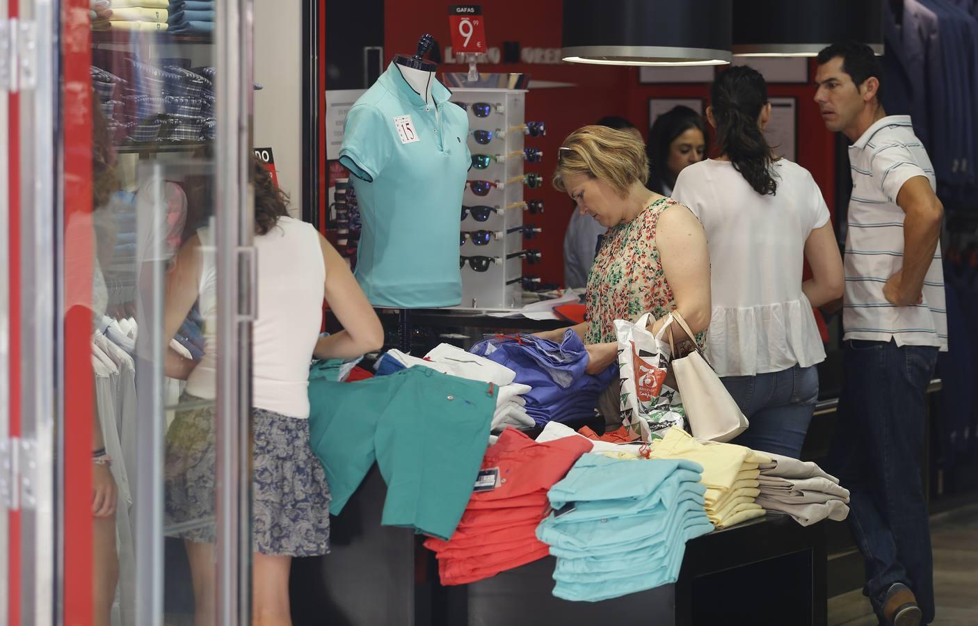 La primera jornada de rebajas, en imágenes