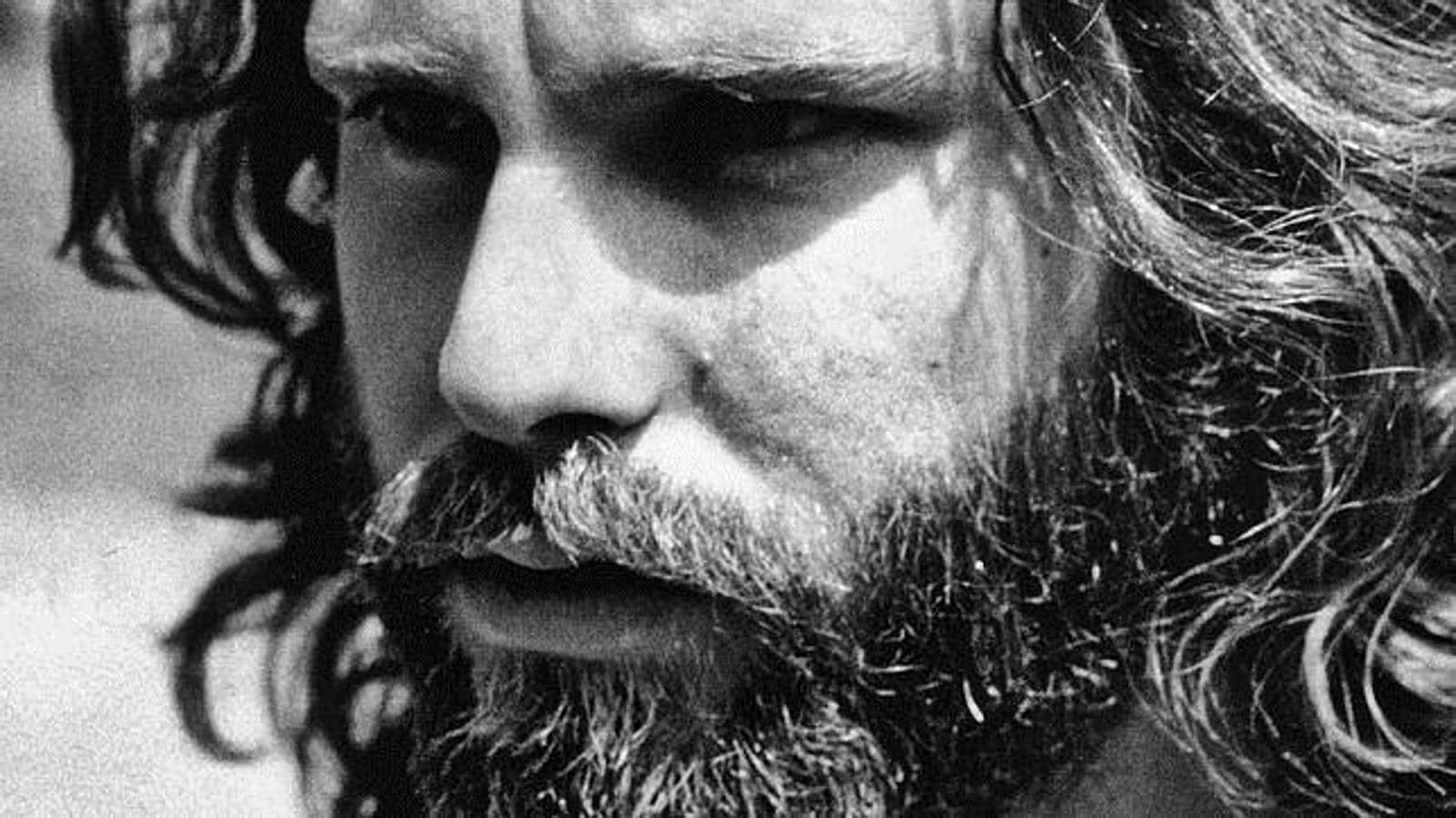 Jim Morrison con barba