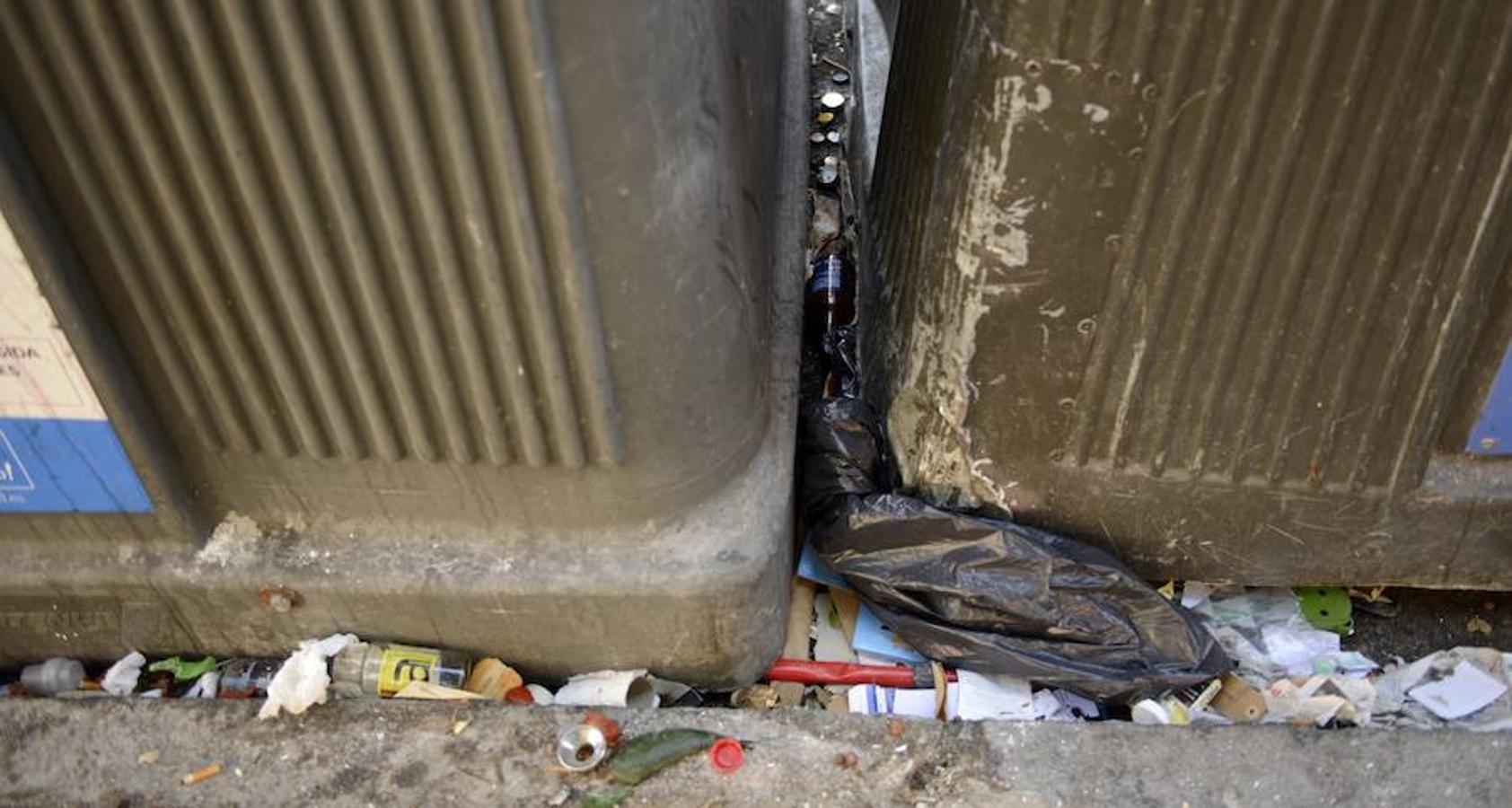 3. La basura desborda los contenedores del centro de la capital