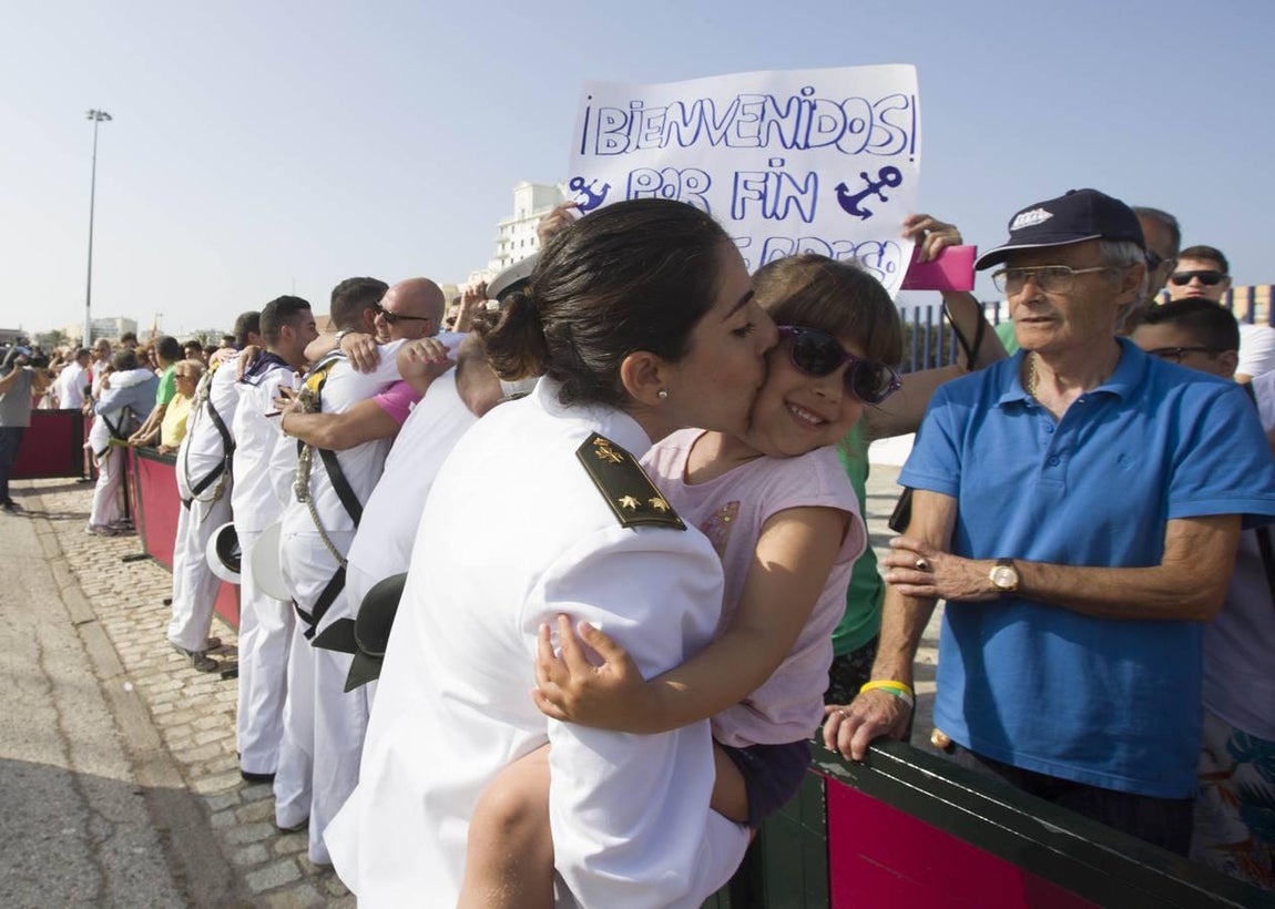 El buque Elcano regresa a Cádiz