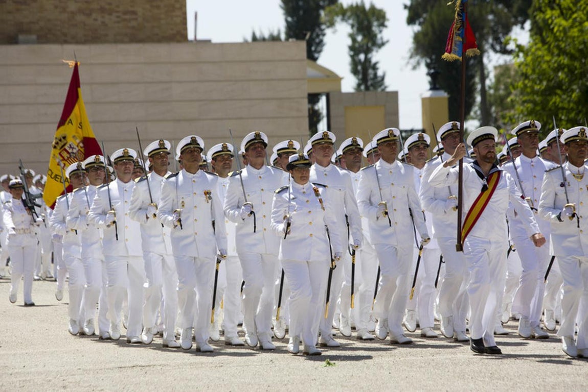 Felipe VI entrega en San Fernando los Reales Despachos