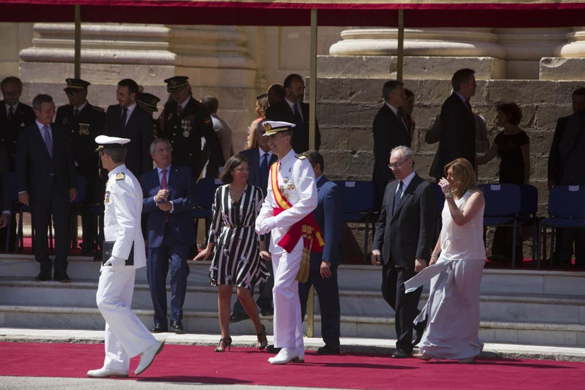 Felipe VI entrega en San Fernando los Reales Despachos