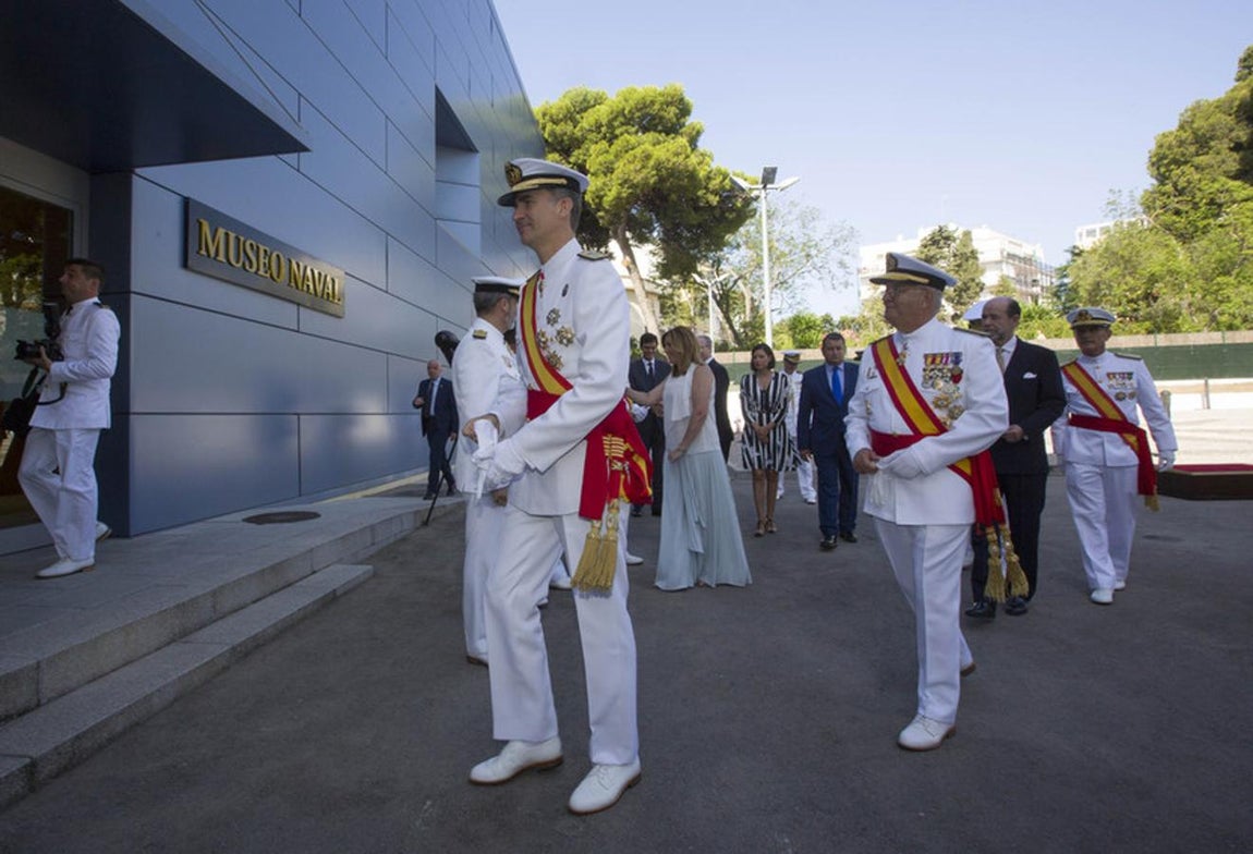 Felipe VI entrega en San Fernando los Reales Despachos
