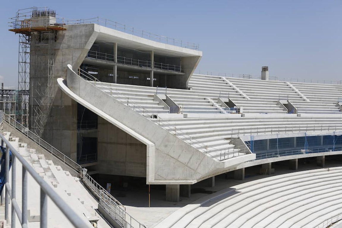 26.. Una de las torres centrales de vigilancia que tendrá el estadio