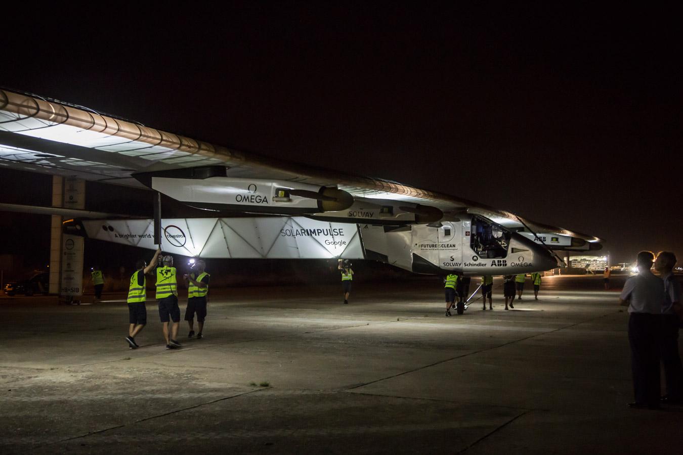 Así ha sido el despegue del Solar Impulse II del aeropuerto de Sevilla