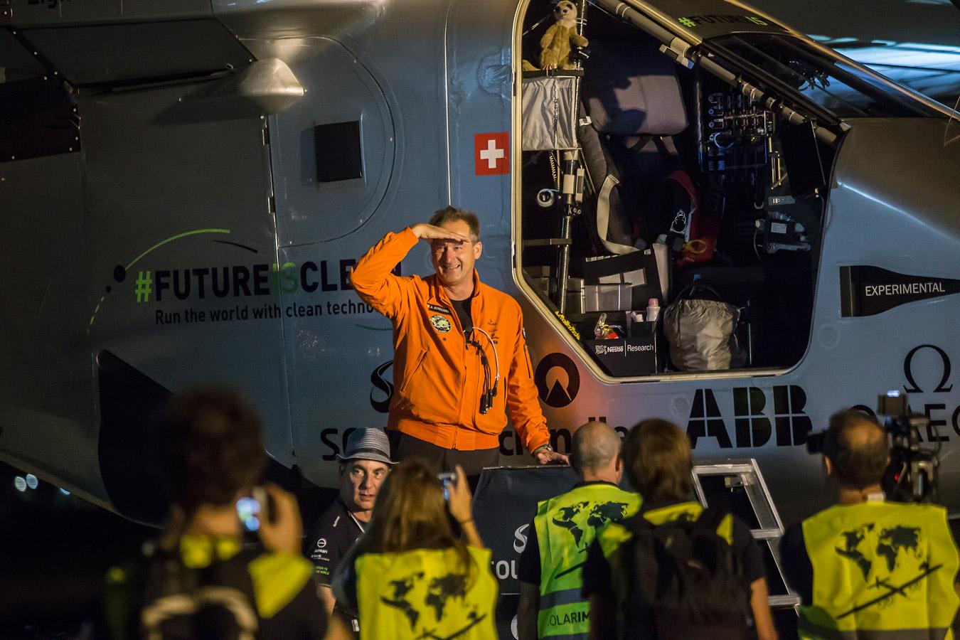 Así ha sido el despegue del Solar Impulse II del aeropuerto de Sevilla