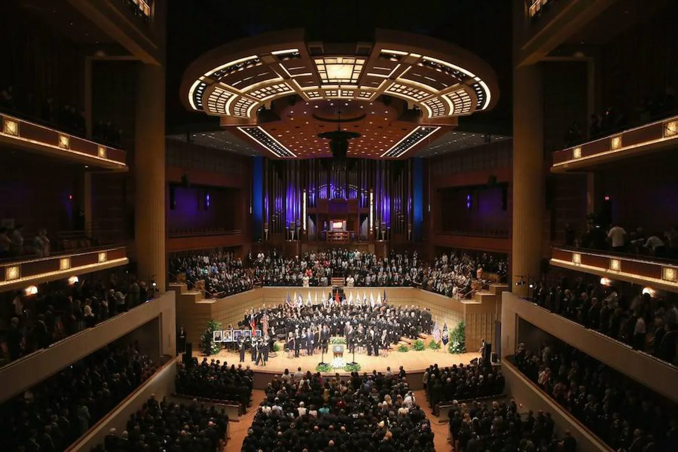 La ceremonia se ofició en el centro sinfónico Morton H. Meyerson, en Dallas