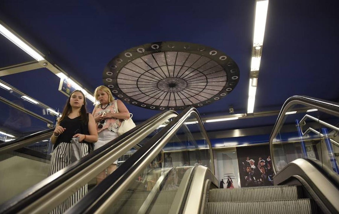 9. Incluso el techo de la estación de Ópera ha sido ambientado