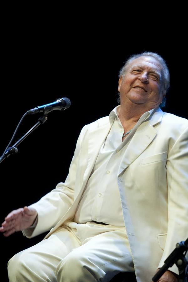 El cantaor en la Bienal de Flamenco en 2010