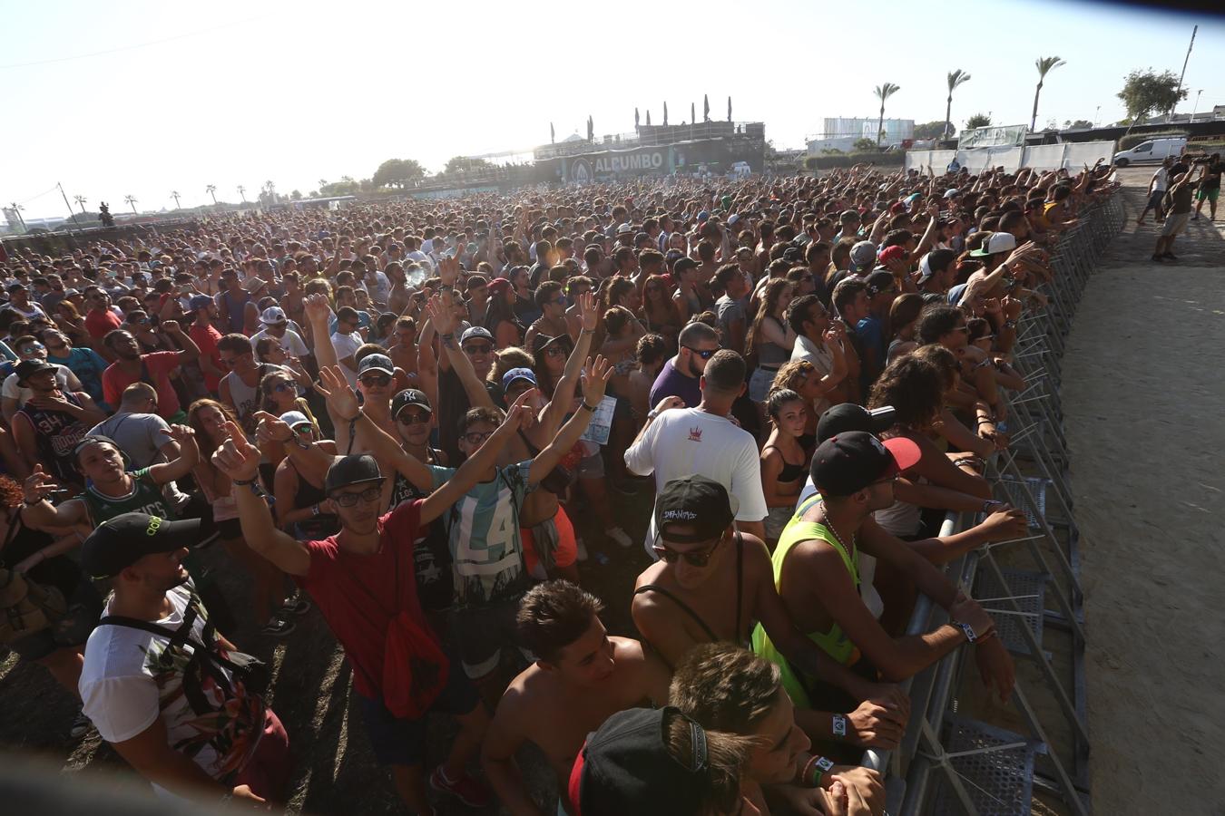 Primer día de Alrumbo Festival en Chipiona, en imágenes