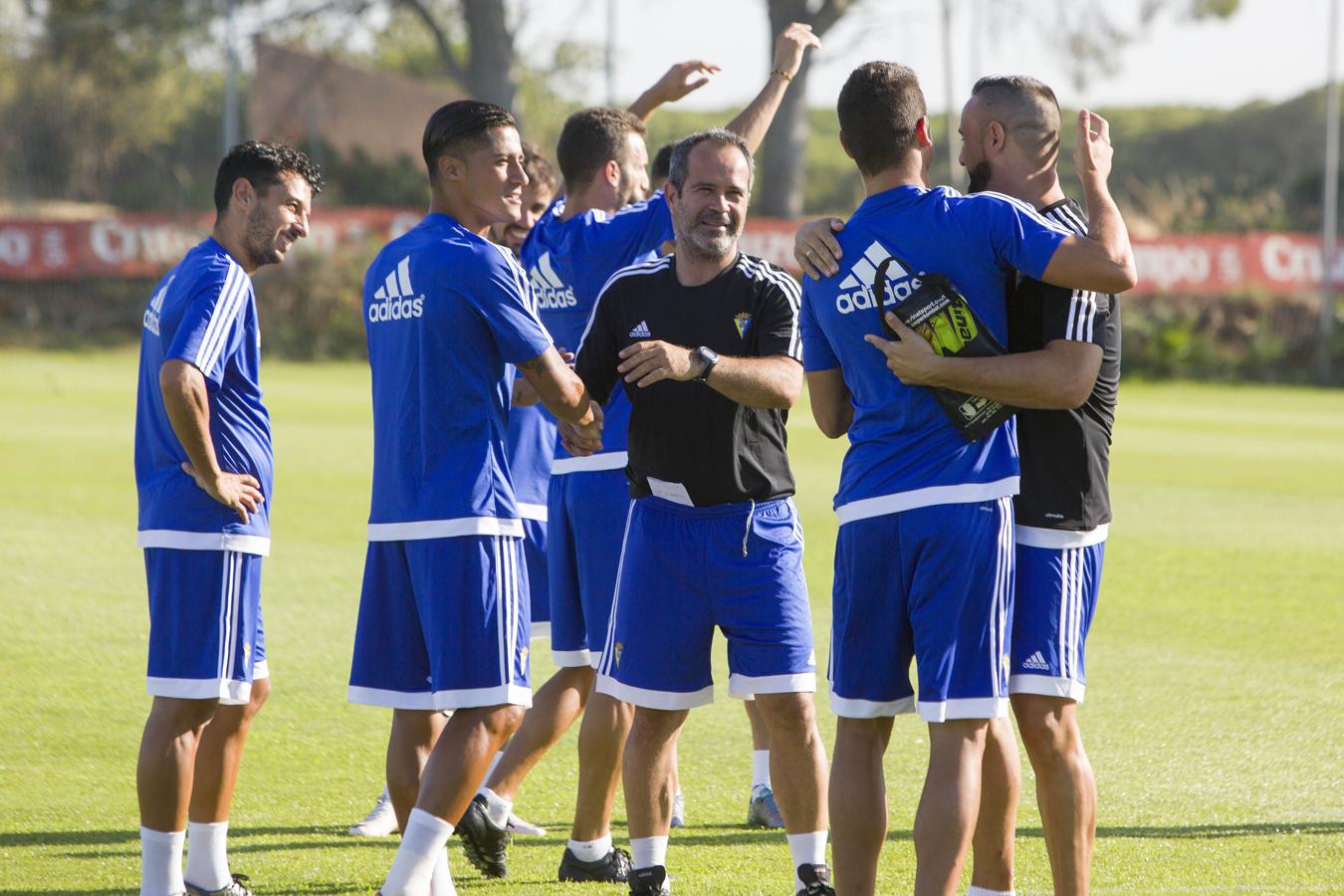 FOTOS: El Cádiz comienza su pretemporada en El Rosal