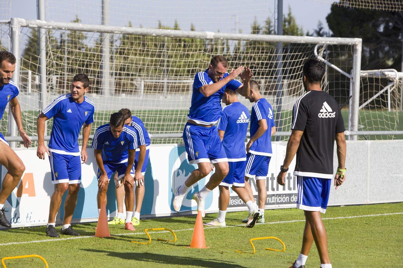 FOTOS: El Cádiz comienza su pretemporada en El Rosal