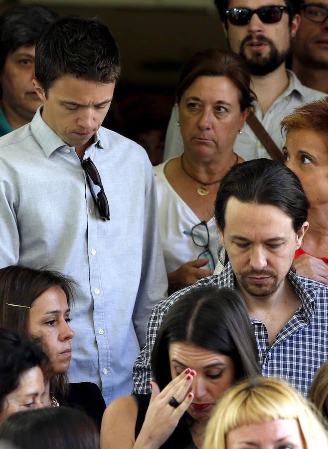Miembros del Grupo parlamentario Podemos, entre ellos su líder, Pablo Iglesias (d), y su portavoz, Íñigo Errejón (i). 