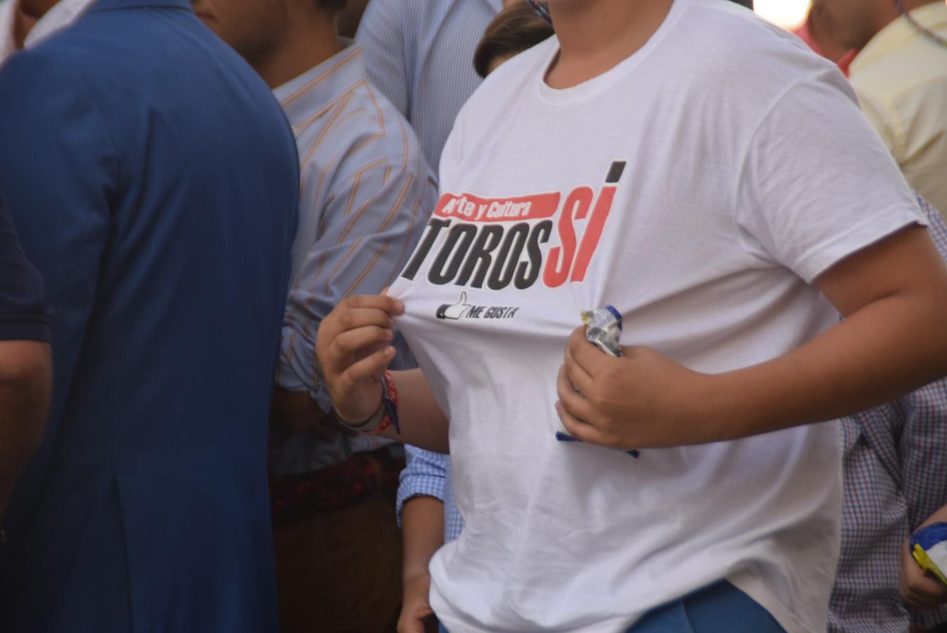 Tensión en la plaza de toros de San Fernando en una protesta antitaurina