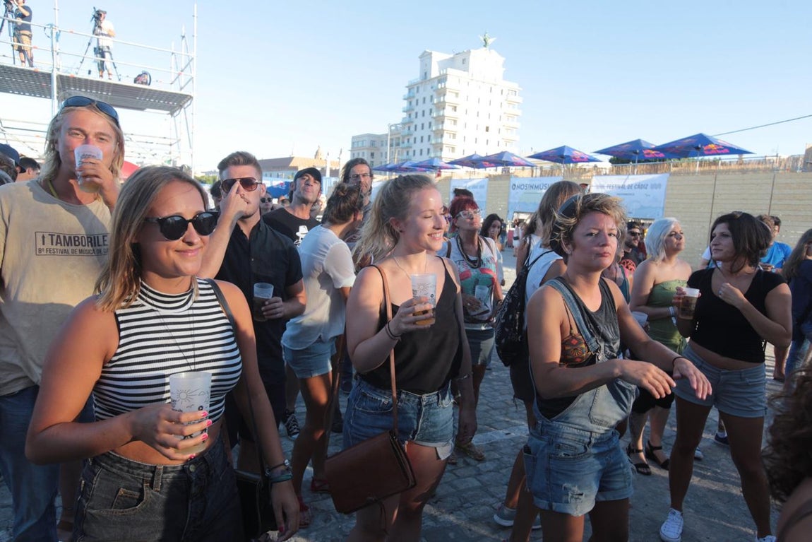 Primer día del festival No Sin Música en Cádiz, en imágenes