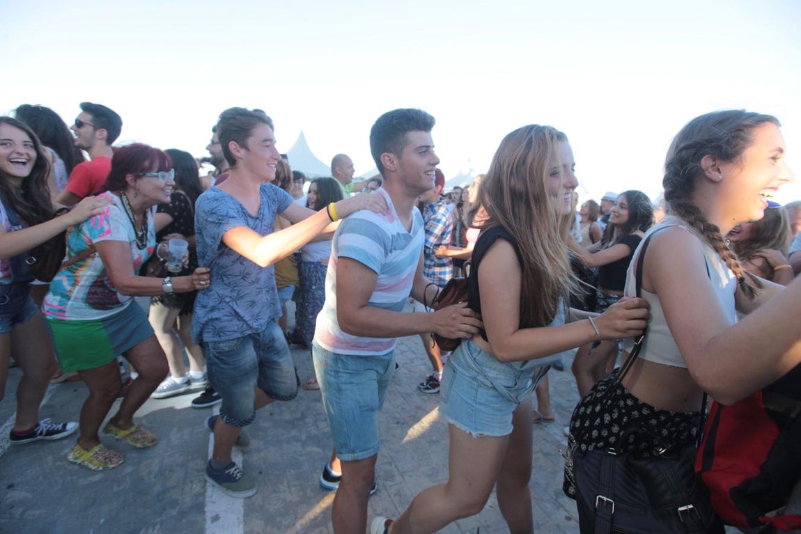 Primer día del festival No Sin Música en Cádiz, en imágenes