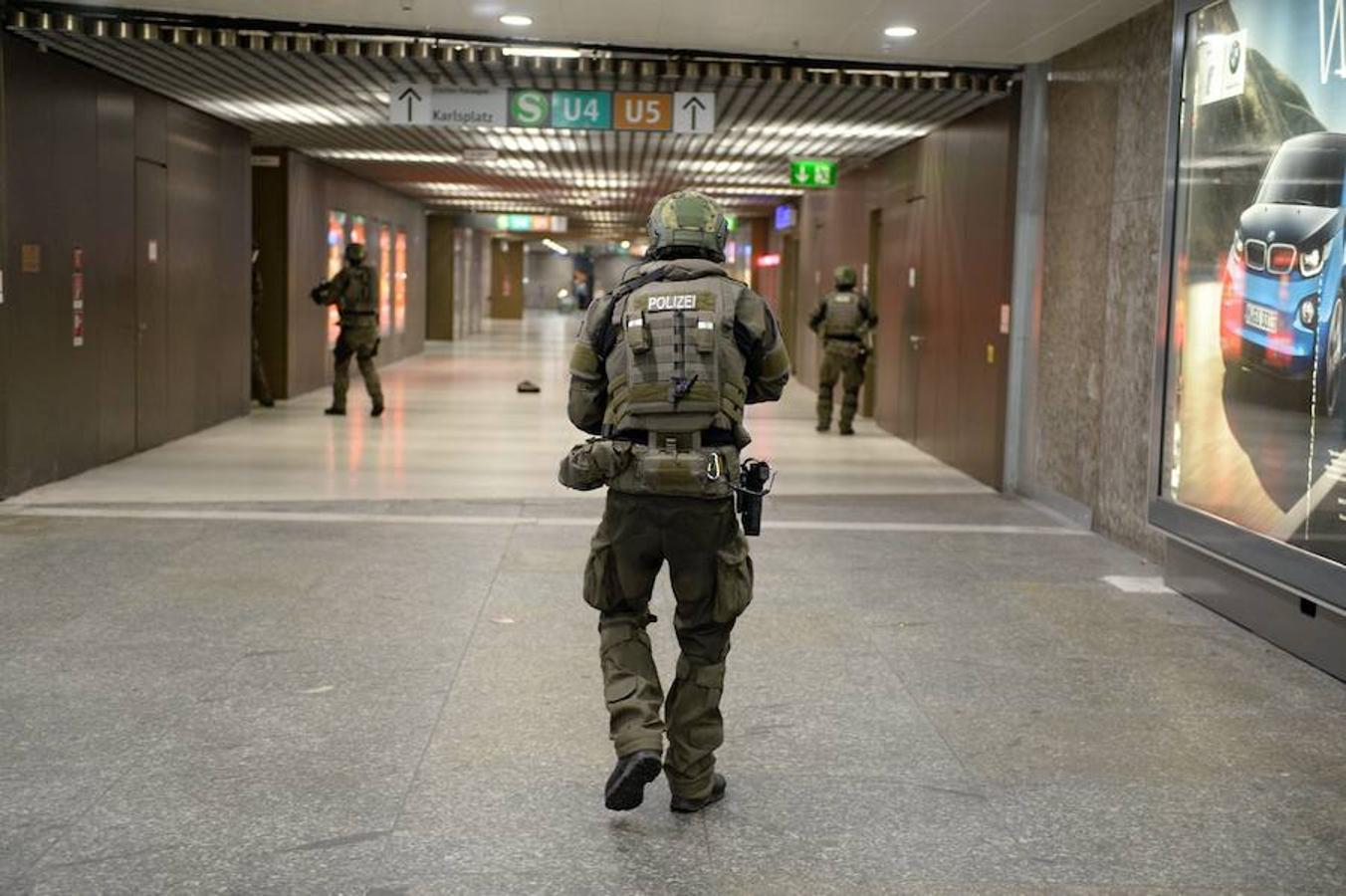 Se han producido carrera por el interior del centro comercial, situado cerca del estadio olímpico de Munich. Efe