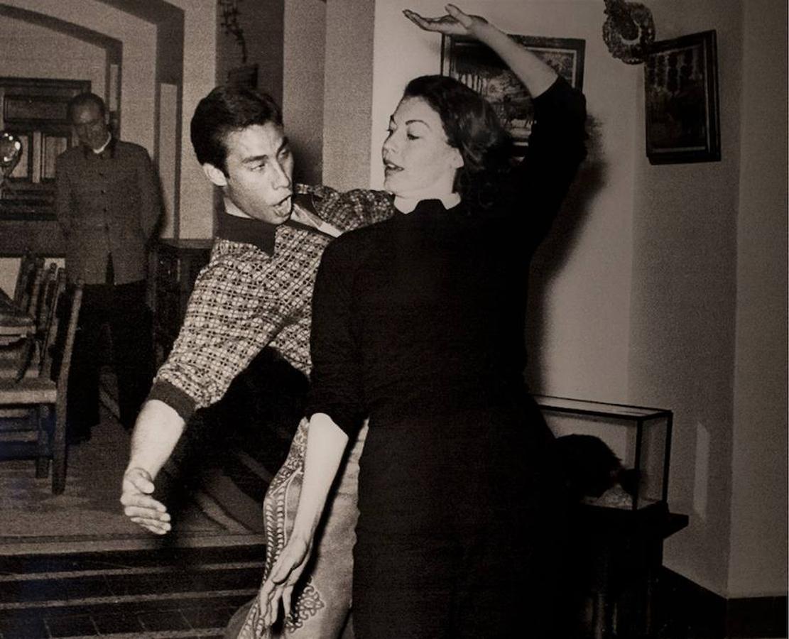 Ava Gardner baila con Chamaco. 