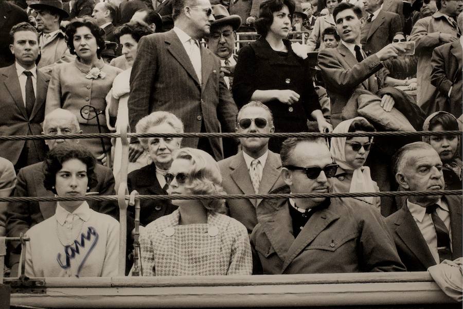 Rainiero y Gracia de Mónaco en los toros. 