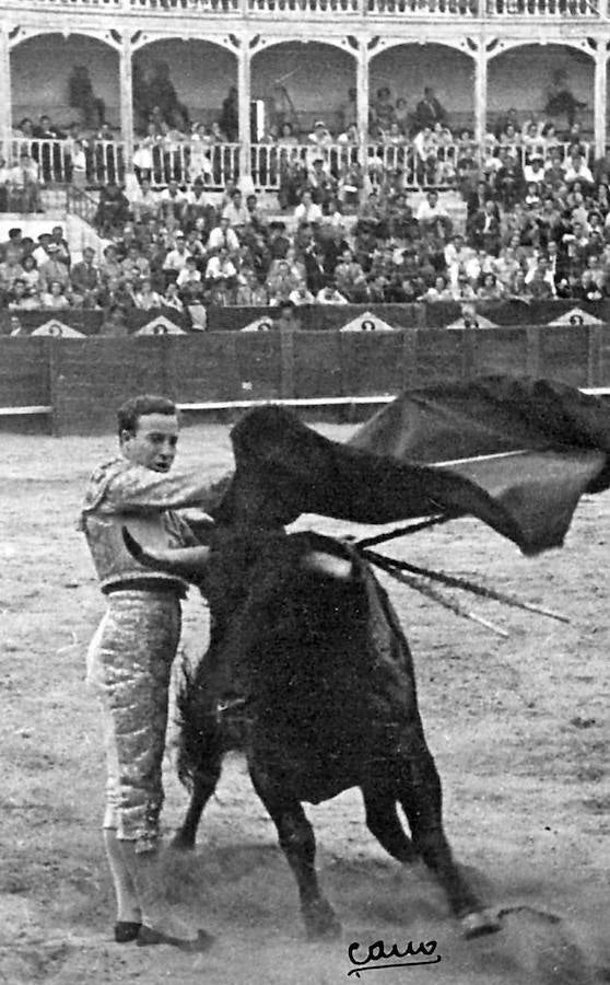 Siempre destacó por sus fotos taurinas, el retrato de varias generaciones de toreros, desde el clásico al actual. 