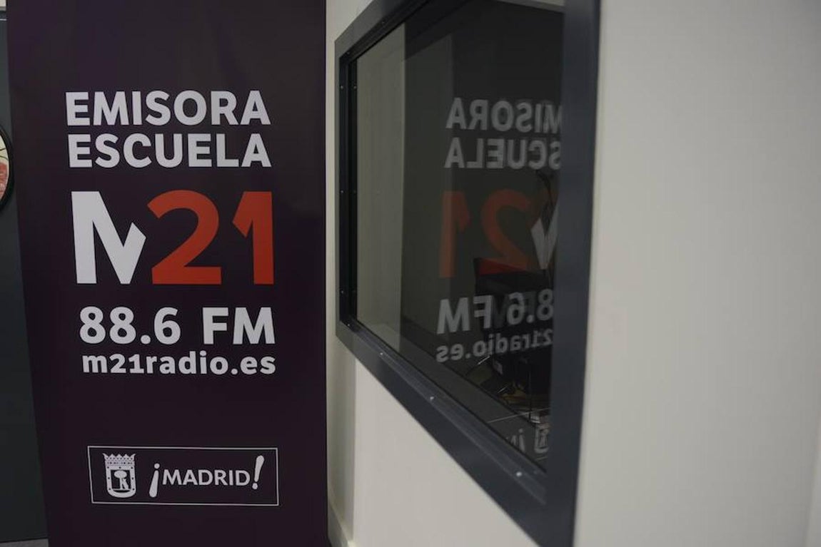 3. ABC accedió ayer a los estudios de la radio municipal que se encuentran en el Palacio de Cibeles