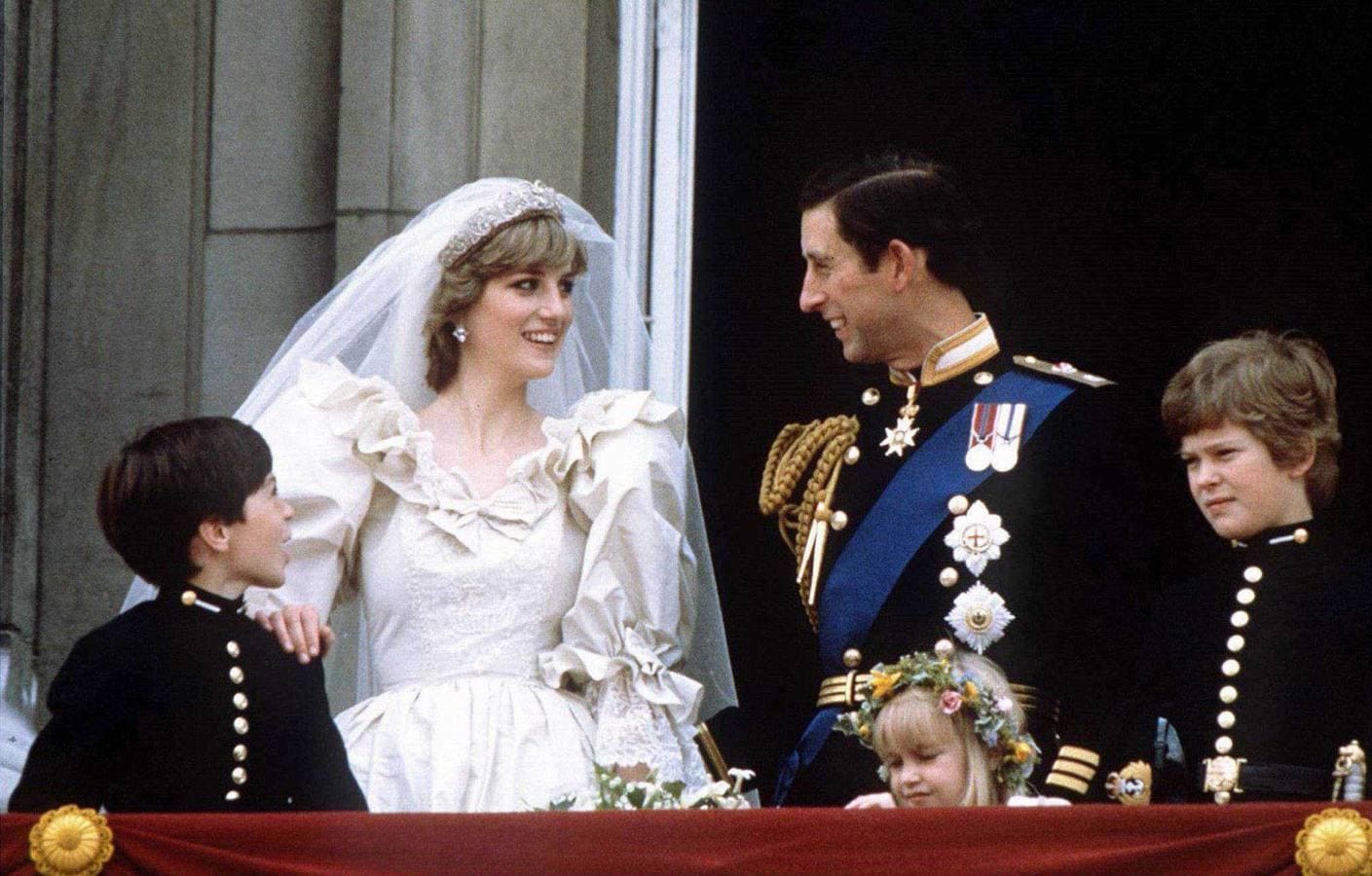 Diana lució una valiosa tiara floral de oro y brillantes que perteneció a su abuela