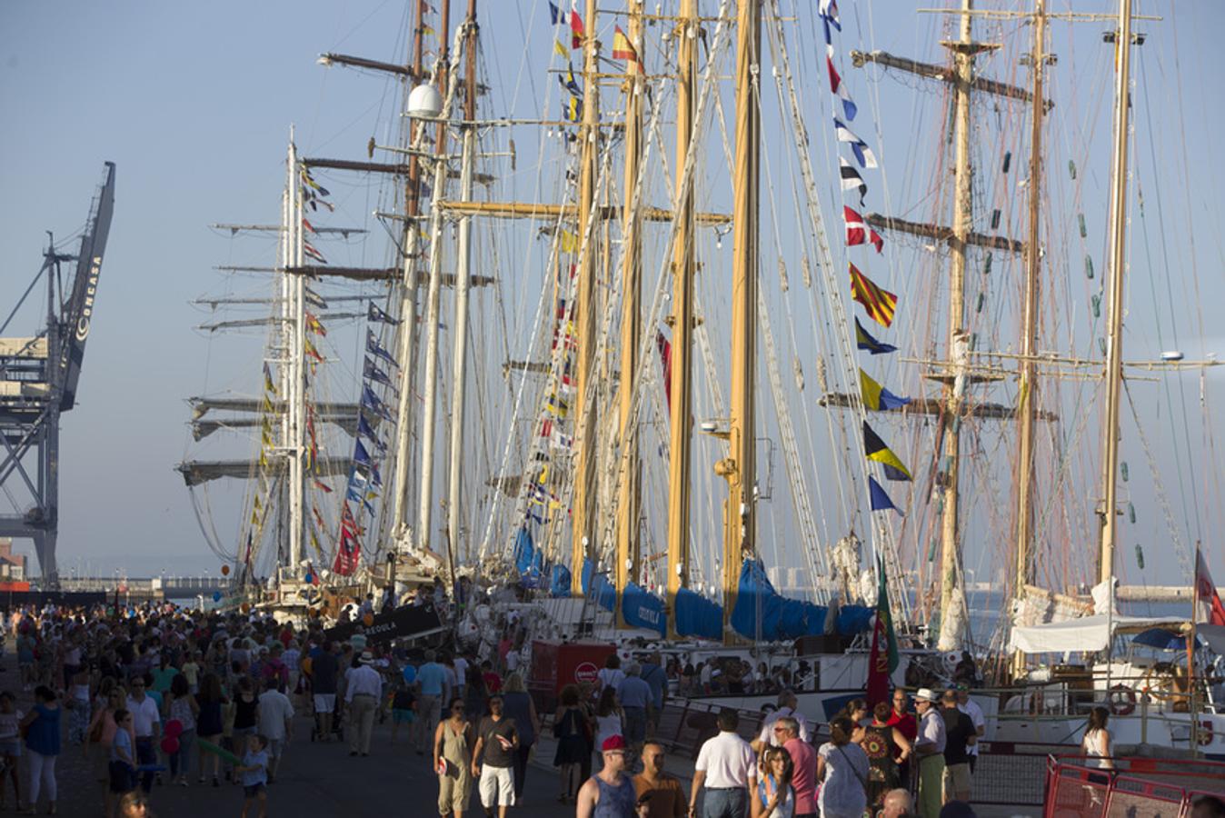 La Regata de Grandes Veleros en el Puerto de Cádiz (II)