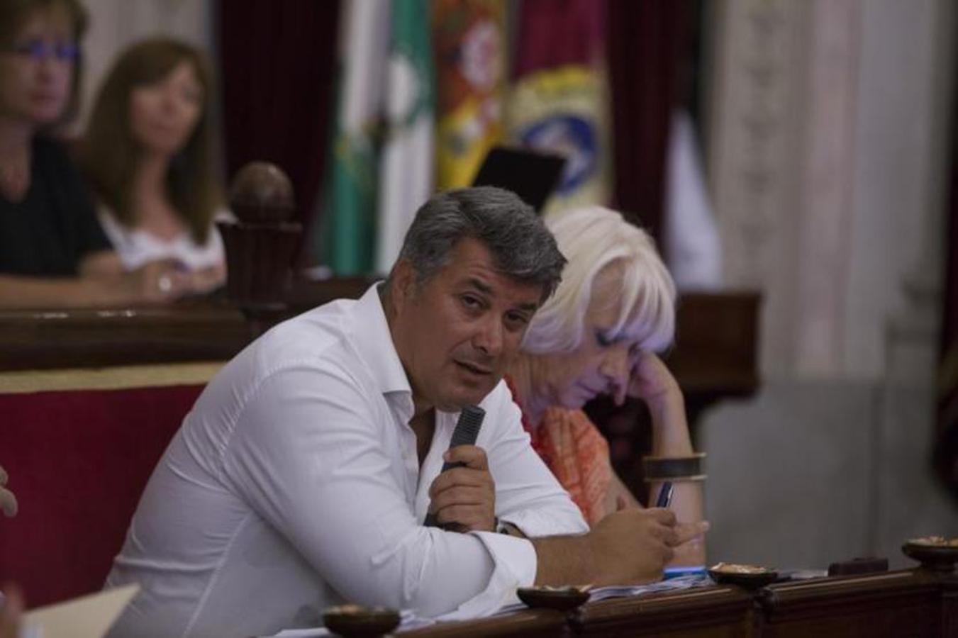 Así ha sido el Pleno en el Ayuntamiento de Cádiz